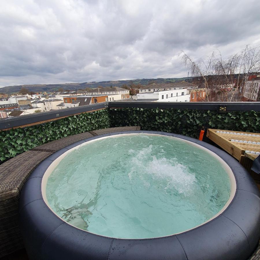 Central Penthouse With Hot Tub & Views 24 Челтнем Екстер'єр фото